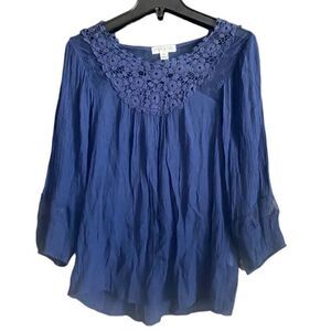 Studio Dark Blue Lacy Flowy Blouse. Size Medium.